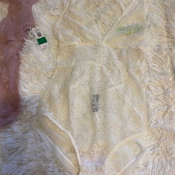 SAM EDELMAN LACE BODYSUIT - Picture 5 of 8